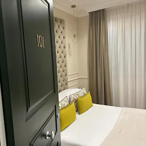 Nouvelle Maison Rome Luxury Palace Rzym